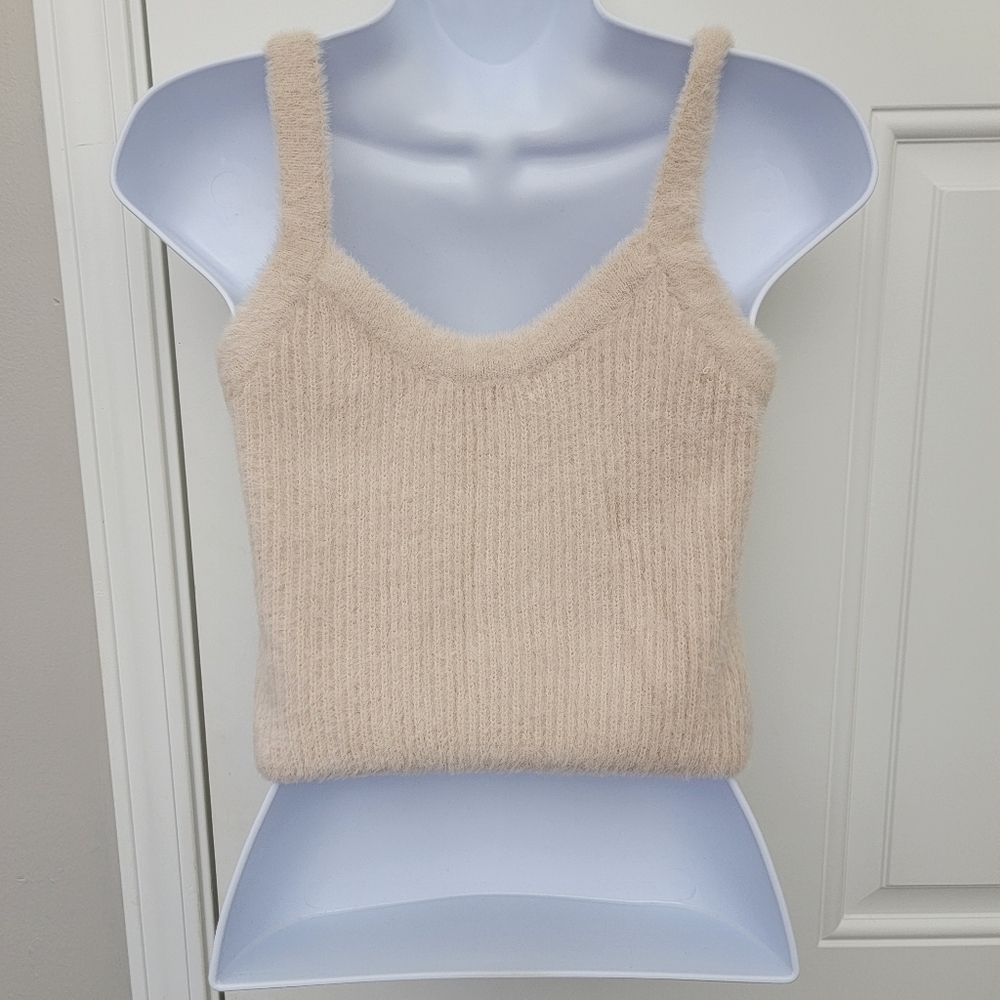NWT BB Dakota Steve Madden Fuzzy Cozy Cropped Tank Top Beige Cream Size Small - Picture 5 of 10